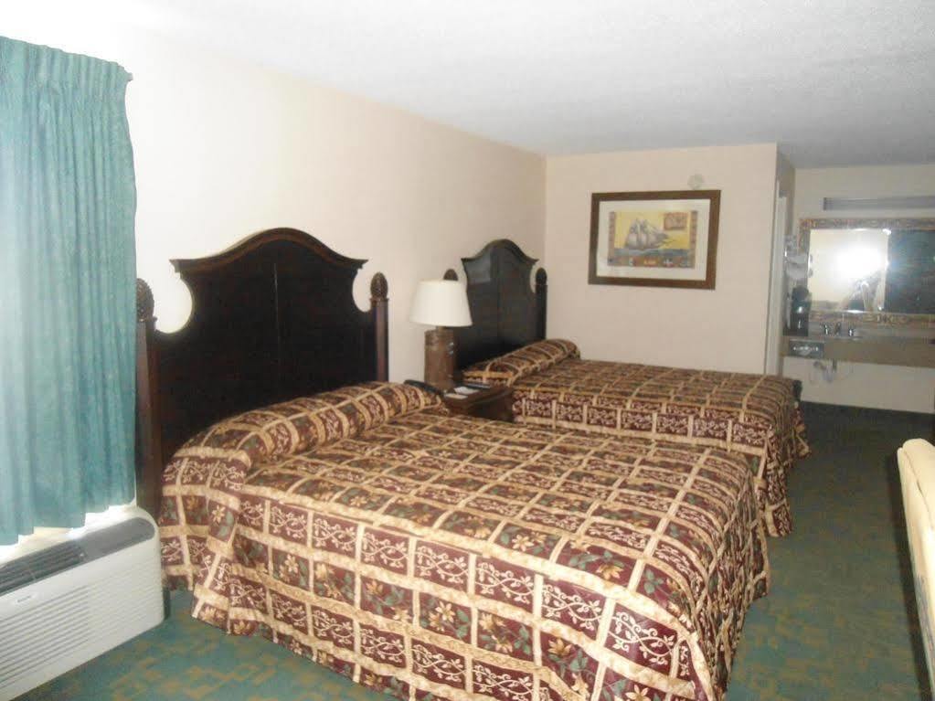 Super 8 By Wyndham Foley Motel Exterior photo